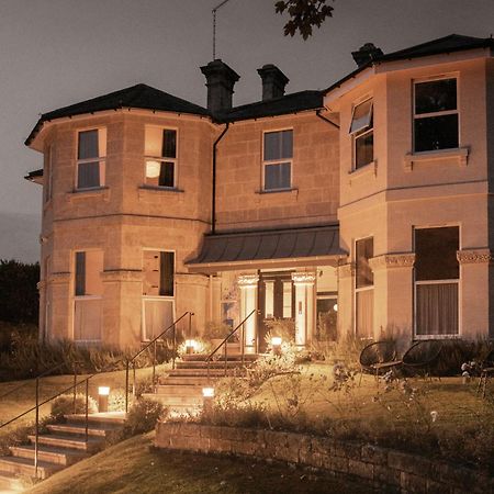 Leighton House - Boutique Guesthouse Bath Exterior foto The main house at night