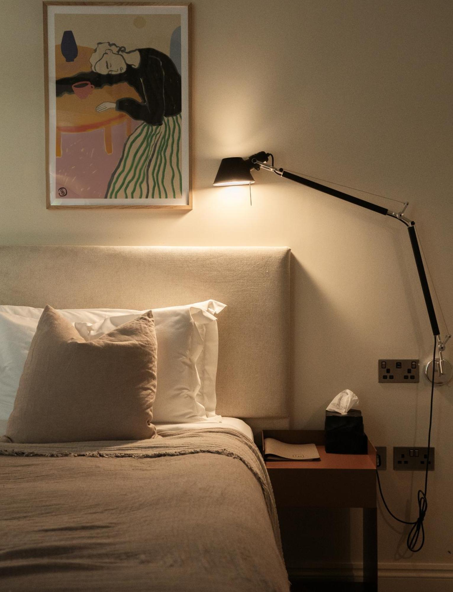 Leighton House - Boutique Guesthouse Bath Exterior foto A wall-mounted lamp