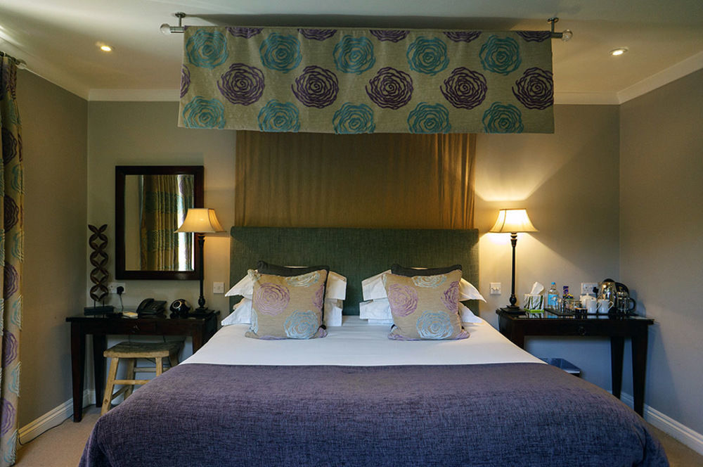 Leighton House - Boutique Guesthouse Bath Exterior foto A bedroom at the hotel