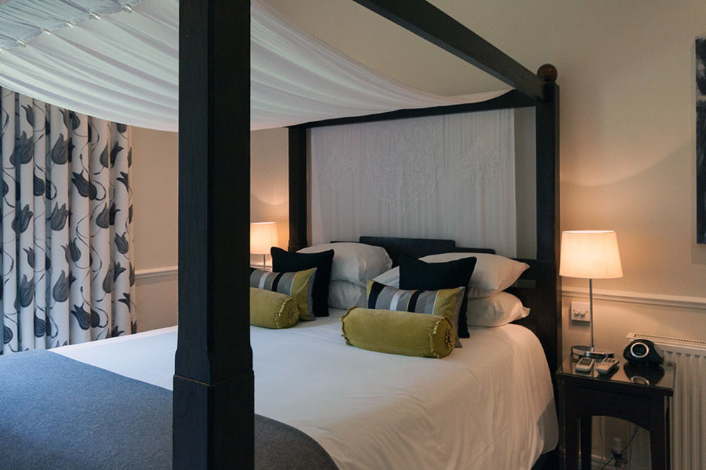 Leighton House - Boutique Guesthouse Bath Exterior foto A bedroom at The Old parsonage